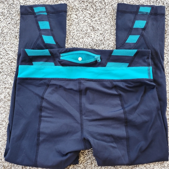 lululemon athletica Pants - Cropped Lululemon leggings size 6